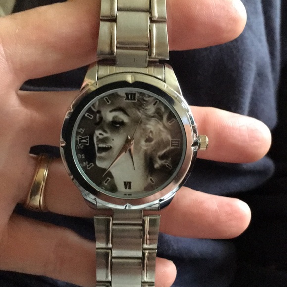 Marilyn Monroe watch - Picture 1 of 5